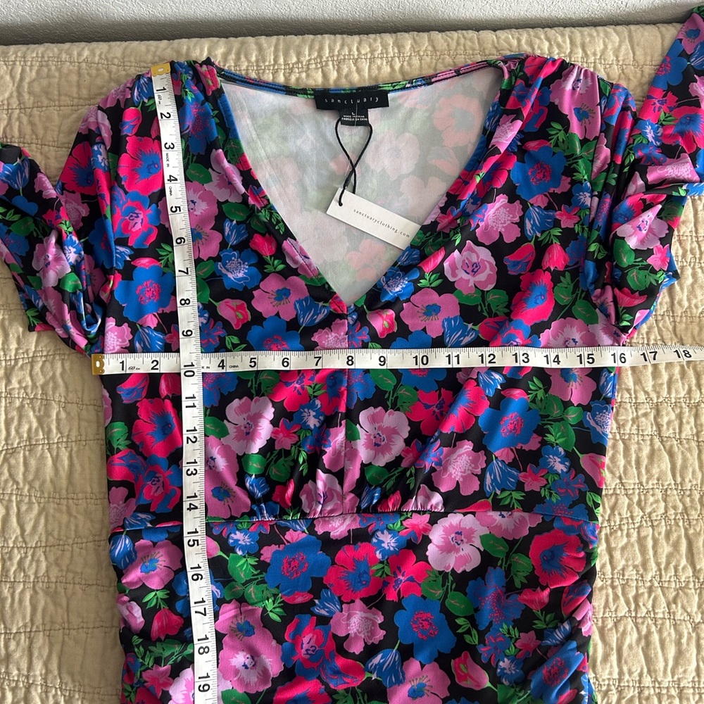 Sanctuary Eye Catcher Multicolored Floral Ruching Top NWT Size Large - Picture 7 of 10